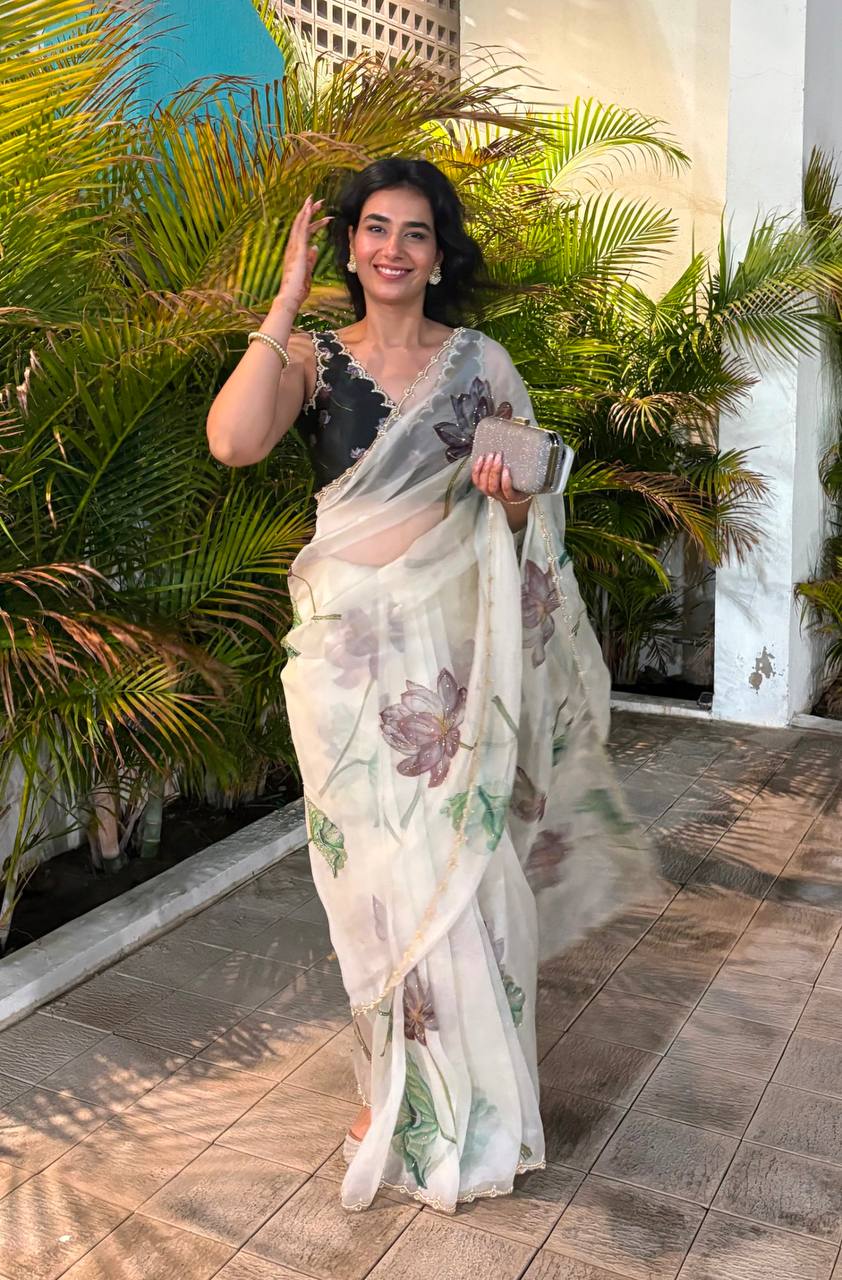 Women's Exquisite Lavender & White Organza Saree with Hand-Painted Lotus Floral Motifs & Gold Embellished Border β Complete with Matching Printed Blouse for Festive & Special Occasions - Image 11